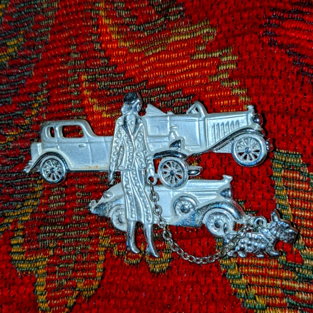 PRIMAVERA VINTAGE 40's Lady and Car Brooch